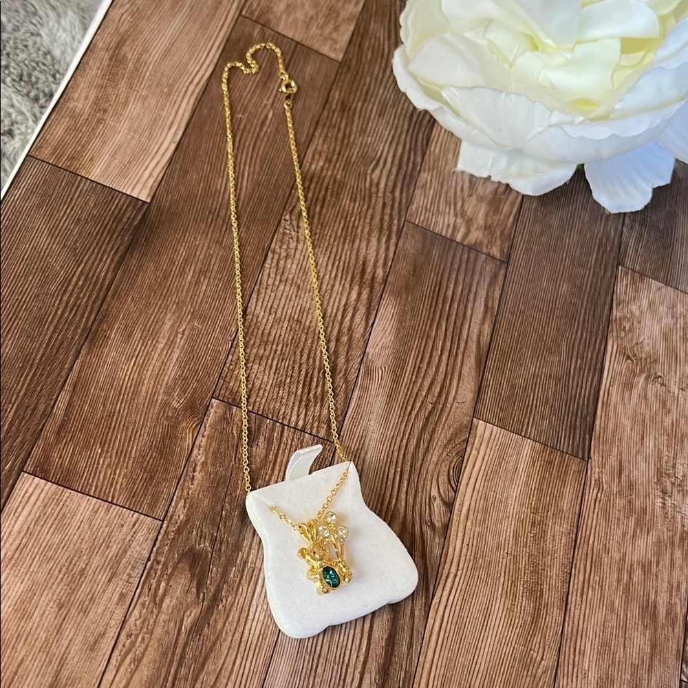 Elegant Gold and Green Pendant Necklace - Picture 2 of 5